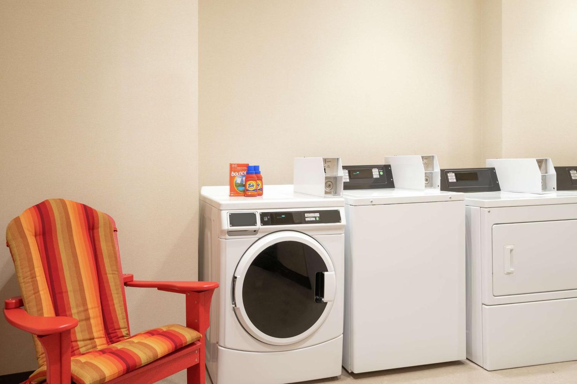 Home2 Suites By Hilton Woodland Hills Los Angeles Extérieur photo