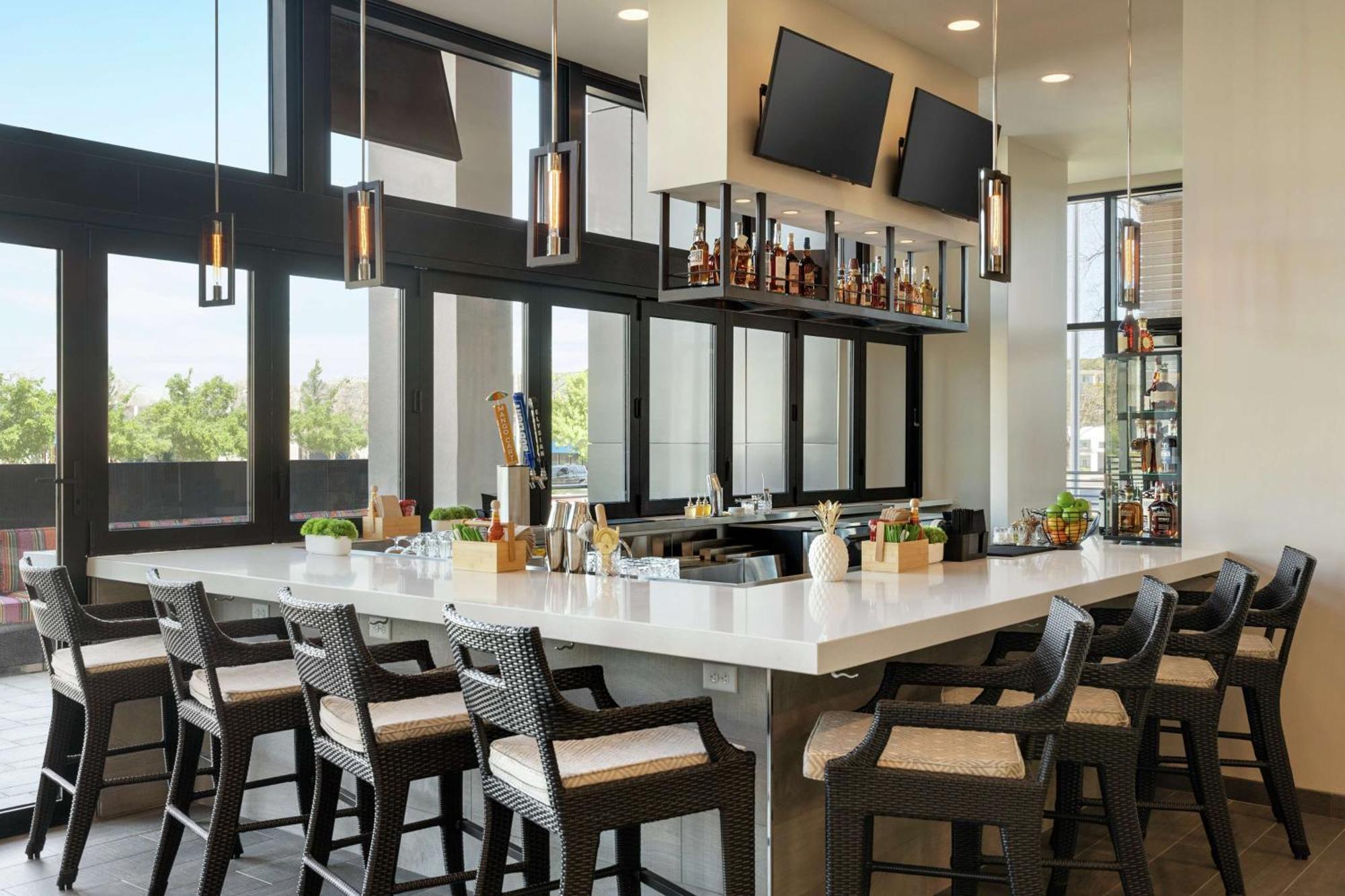 Home2 Suites By Hilton Woodland Hills Los Angeles Extérieur photo