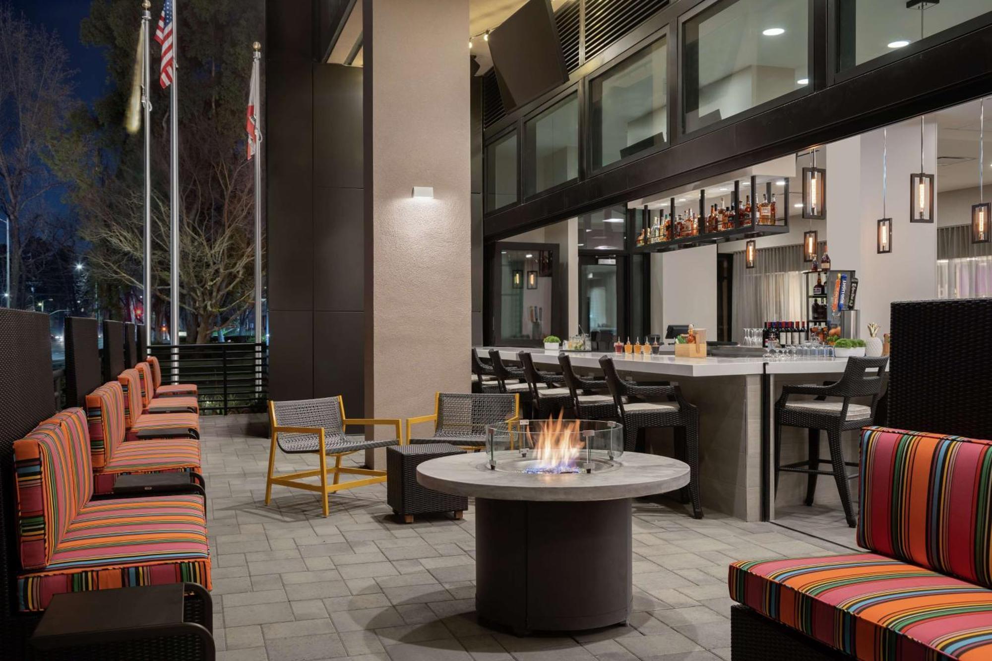 Home2 Suites By Hilton Woodland Hills Los Angeles Extérieur photo