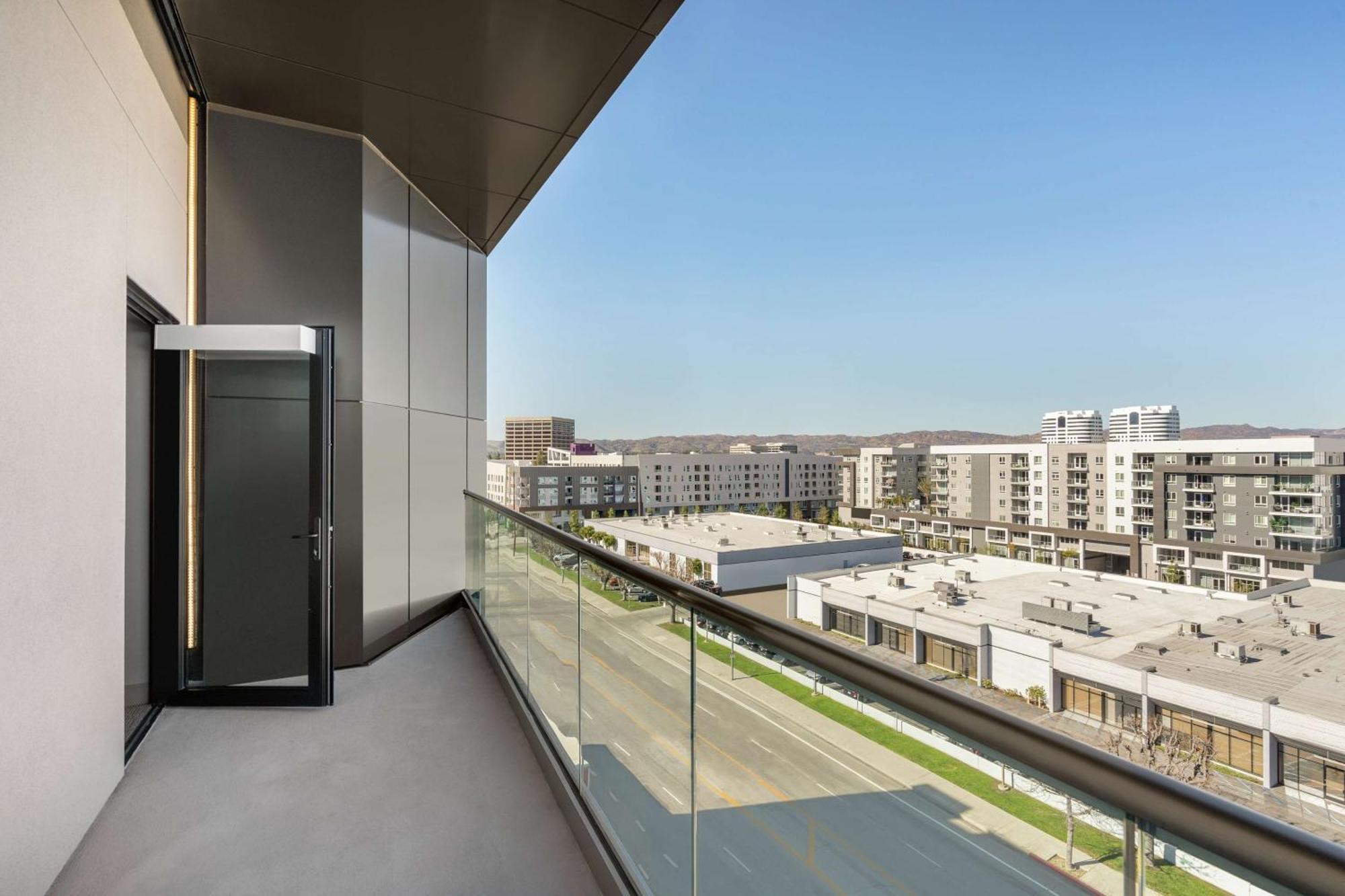 Home2 Suites By Hilton Woodland Hills Los Angeles Extérieur photo