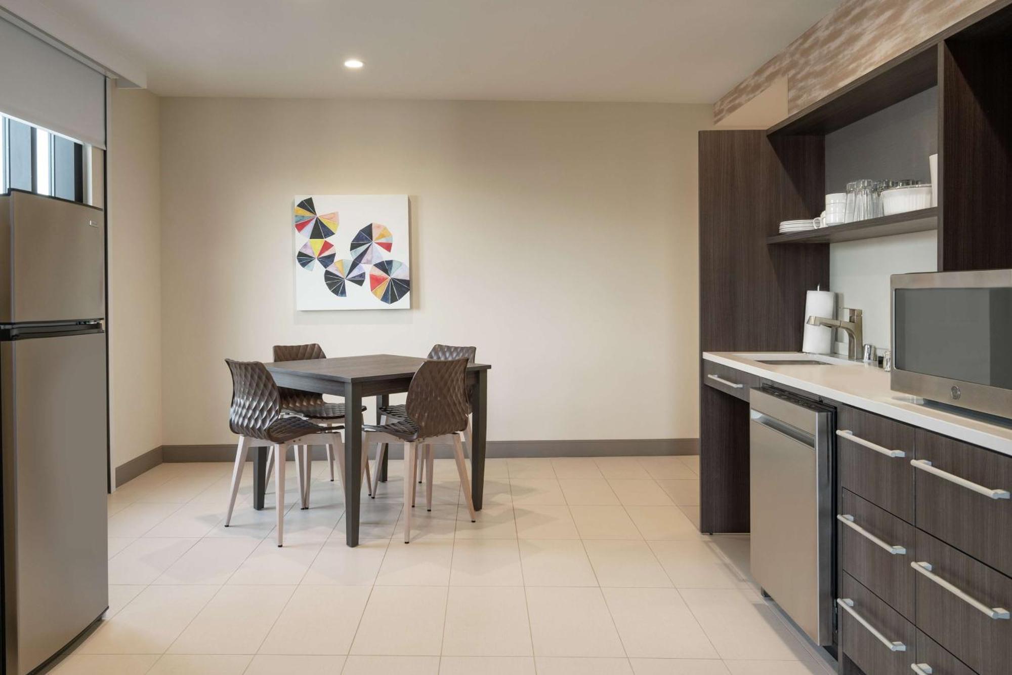 Home2 Suites By Hilton Woodland Hills Los Angeles Extérieur photo